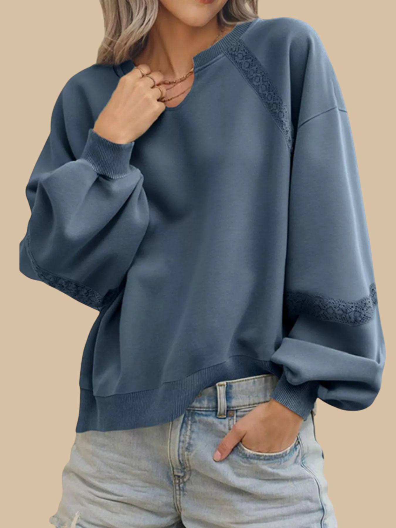 Dainora - Elegant Loose Long-Sleeve Sweatshirt with Lace Details