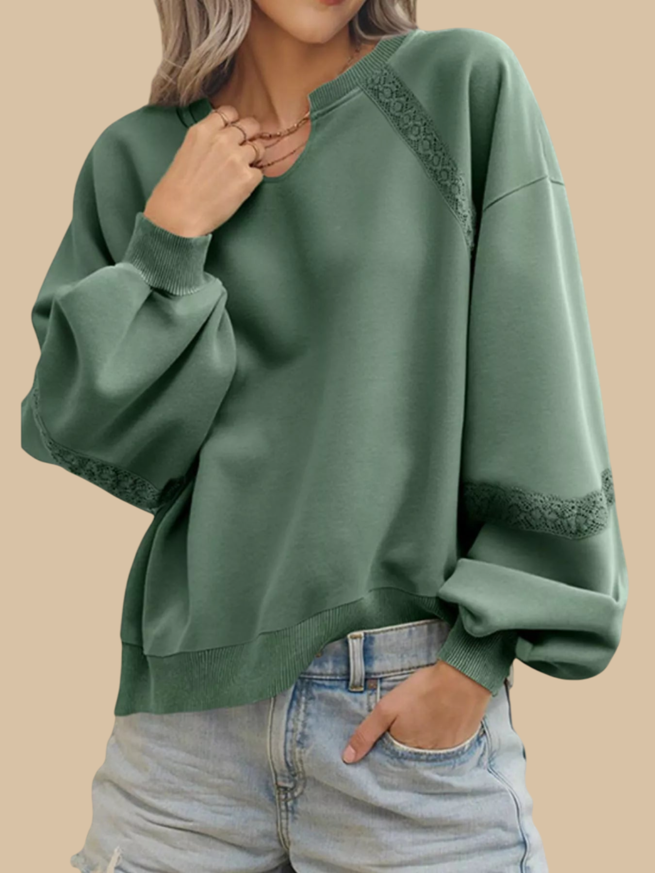 Dainora - Elegant Loose Long-Sleeve Sweatshirt with Lace Details