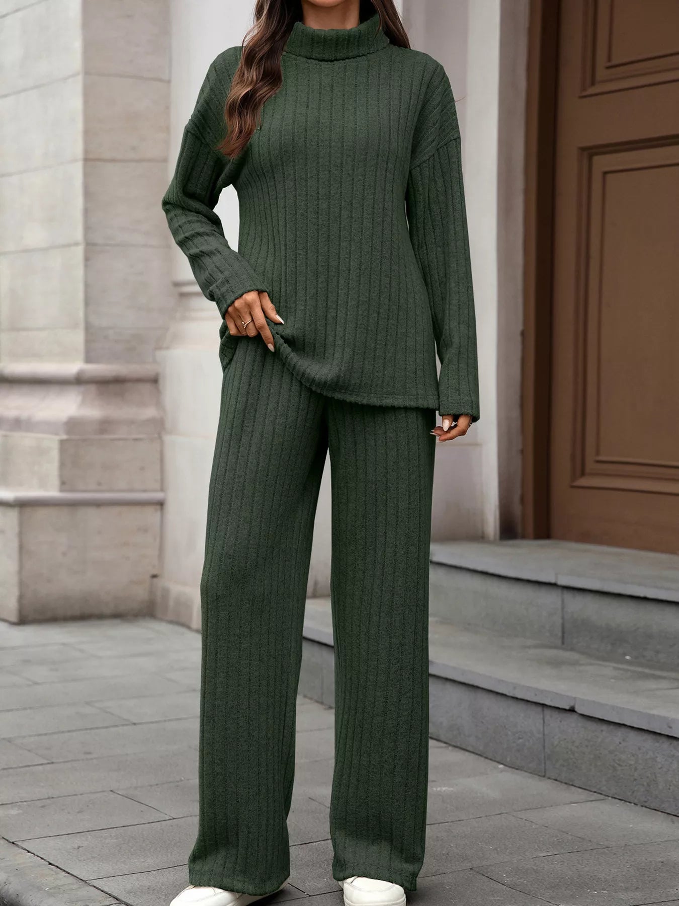 Dayanara - Elegant Ribbed Turtleneck Jumper and Trousers Set