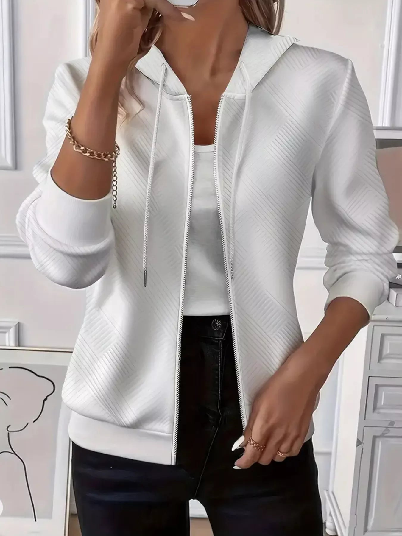 Daira - Casual Knitted Cardigan with Zip and Adjustable Hood