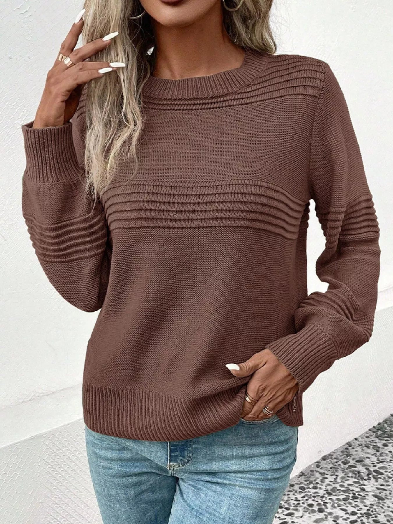 Zeva - Casual and Elegant Crewneck Long-Sleeve Jumper