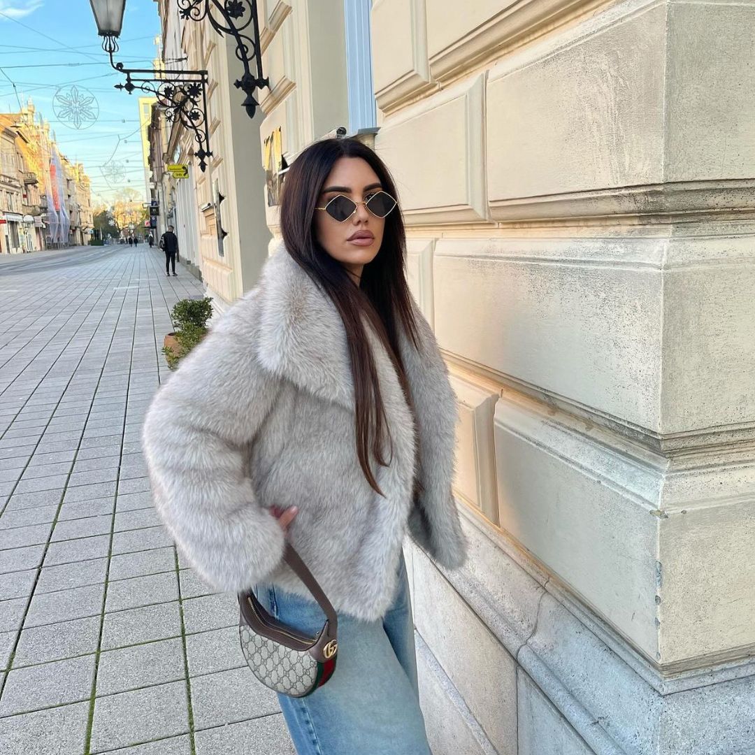 Chic Women's Overcoat for Winter Elegance | Warm, Vegan, Sustainable