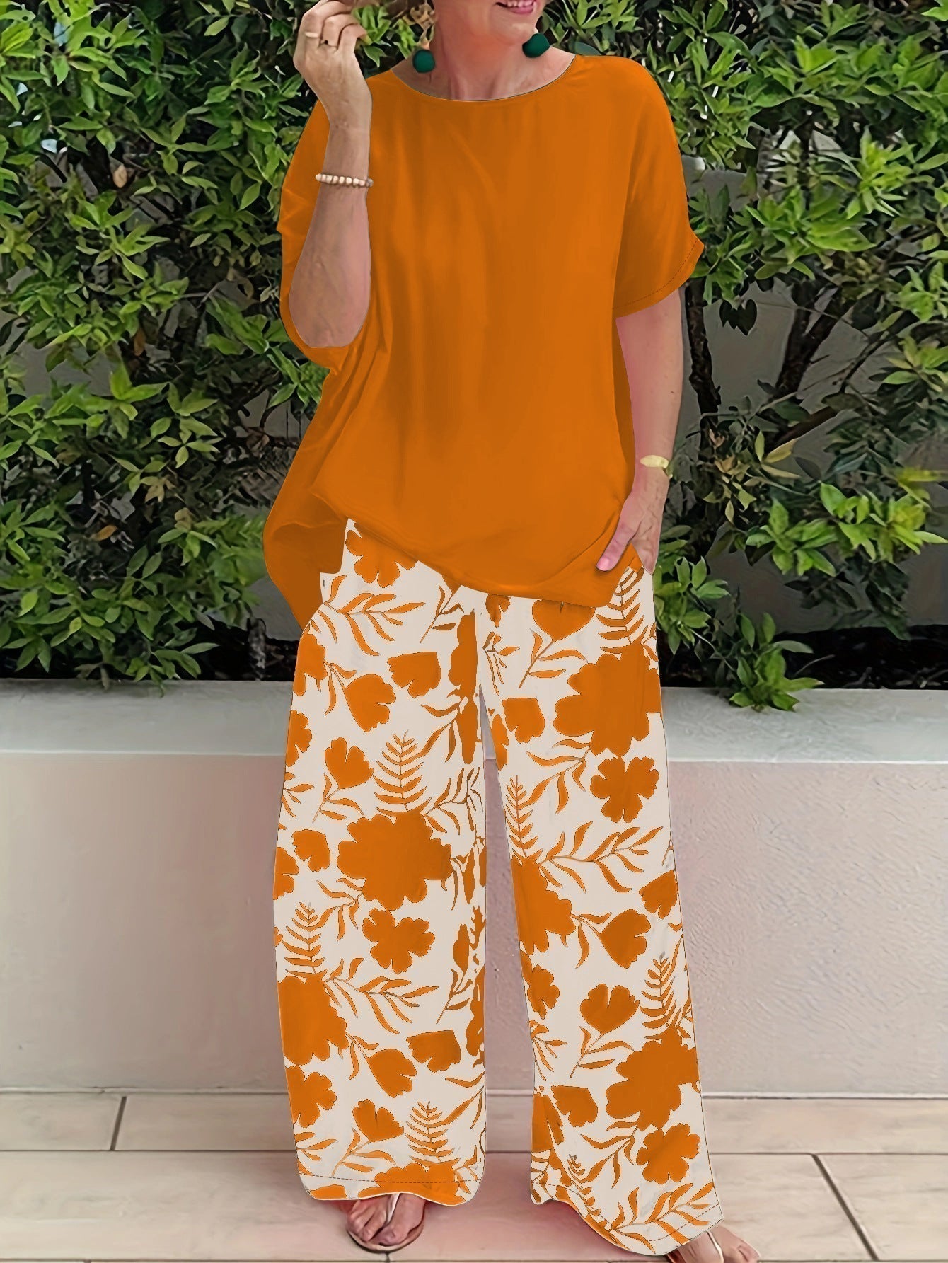 Jennifer - Casual loose blouse and floral trousers set