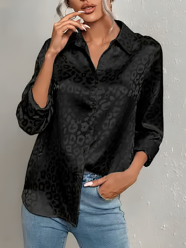 Quinasha - Elegant long-sleeve polo blouse with leopard print