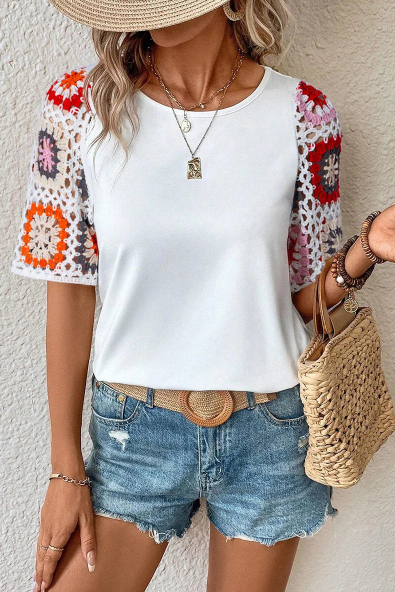 Velinda - Casual T-shirt with crocheted sleeves