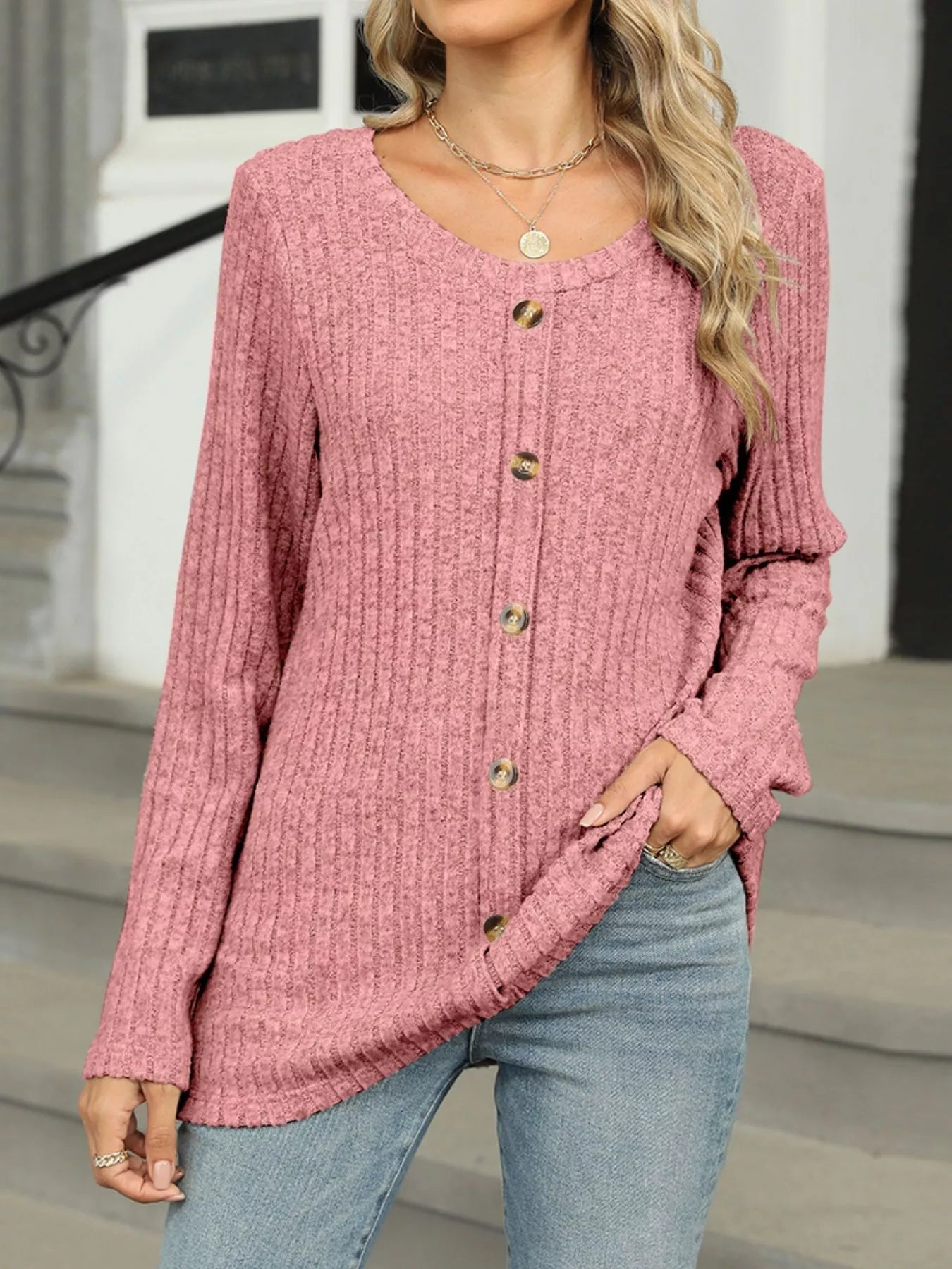 Belana - Elegant Ribbed Knit Long-Sleeve Sweatshirt with Buttons and Crew Neck