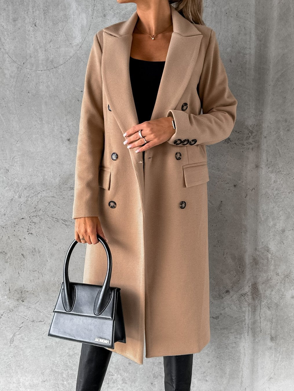 Casandra - Elegant and stylish buttoned trench coat