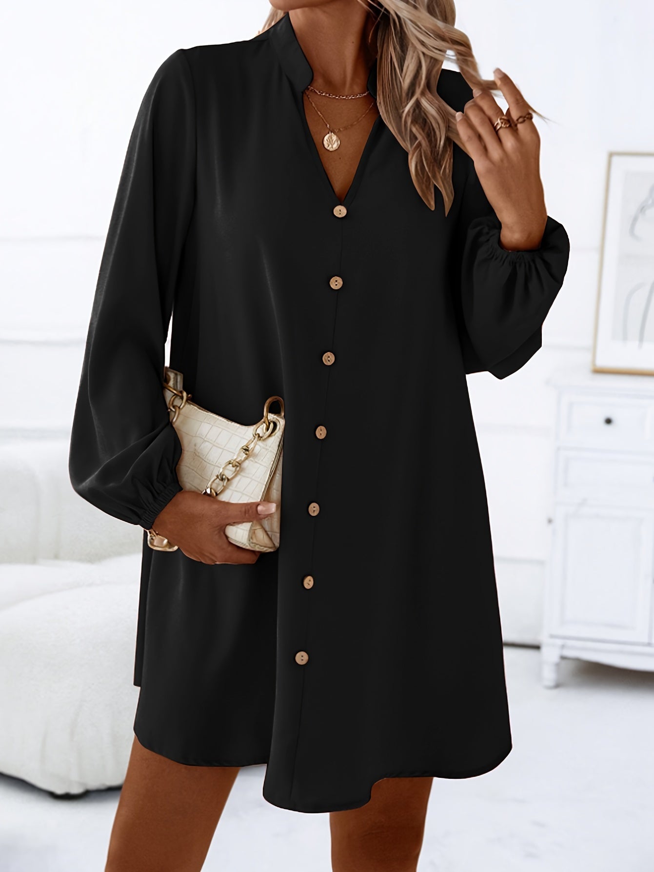 Lilou - Casual long-sleeve buttoned mini dress with V-neck