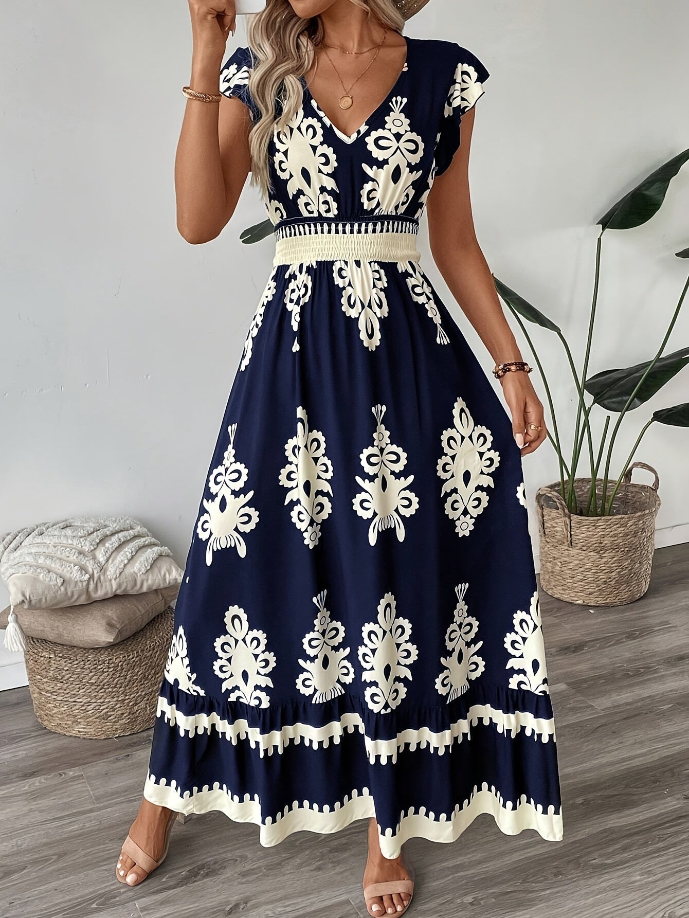 Belicia - Elegant bohemian V-neck maxi dress with ethnic print,