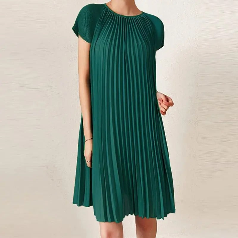 Braelyn - Elegant pleated midi dress with short sleeves and round neckline