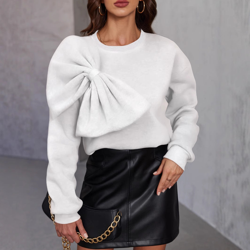 Dolly - Elegant knitted sweater with bow