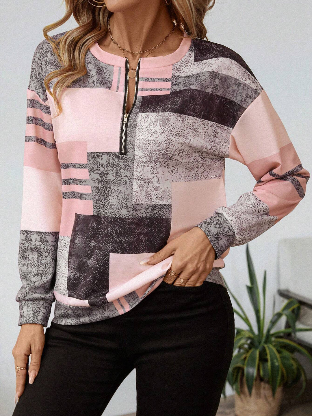 Karah - Stylish Vintage Sweater with Colourful Inserts and Half-Zip
