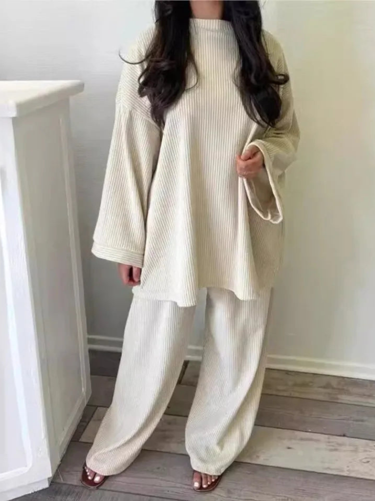 Veyana - Stylish oversize corduroy sweater and pants set