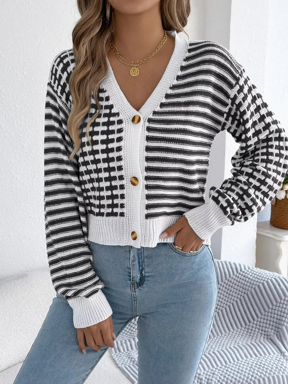 Arah - Chic striped button-up cropped cardigan