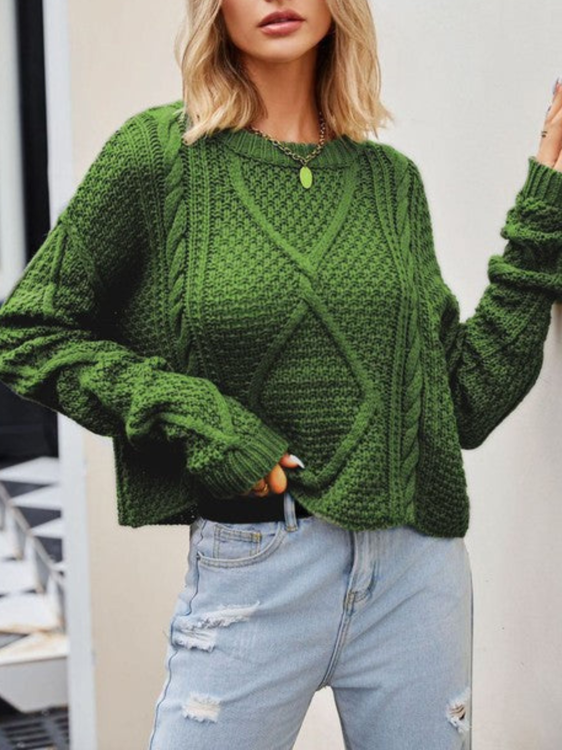 Felisia - Stylish loose fit cropped cable knit jumper
