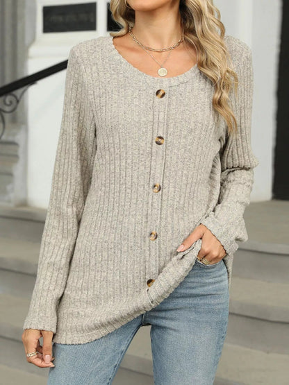 Belana - Elegant Ribbed Knit Long-Sleeve Sweatshirt with Buttons and Crew Neck