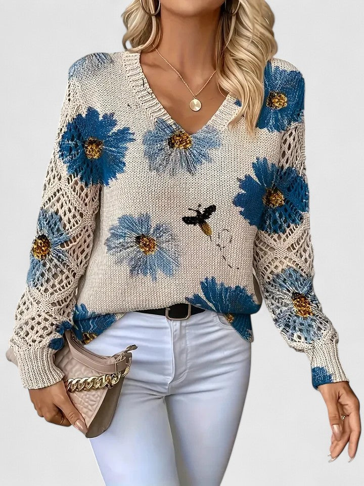 Laryssa - Elegant Sweater with Loose Floral Pattern and V-Neckline