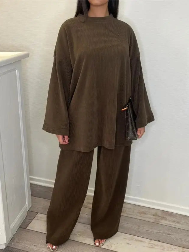 Veyana - Stylish oversize corduroy sweater and pants set