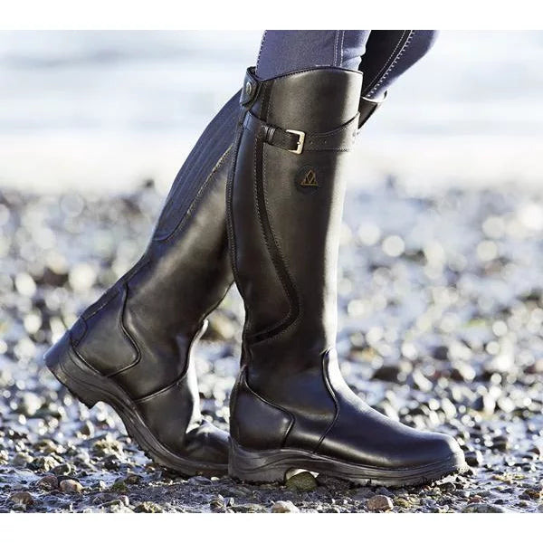 Celtic Comfort | Waterproof Thermal Boots for Winter Adventures | Durable, Stylish, Warm