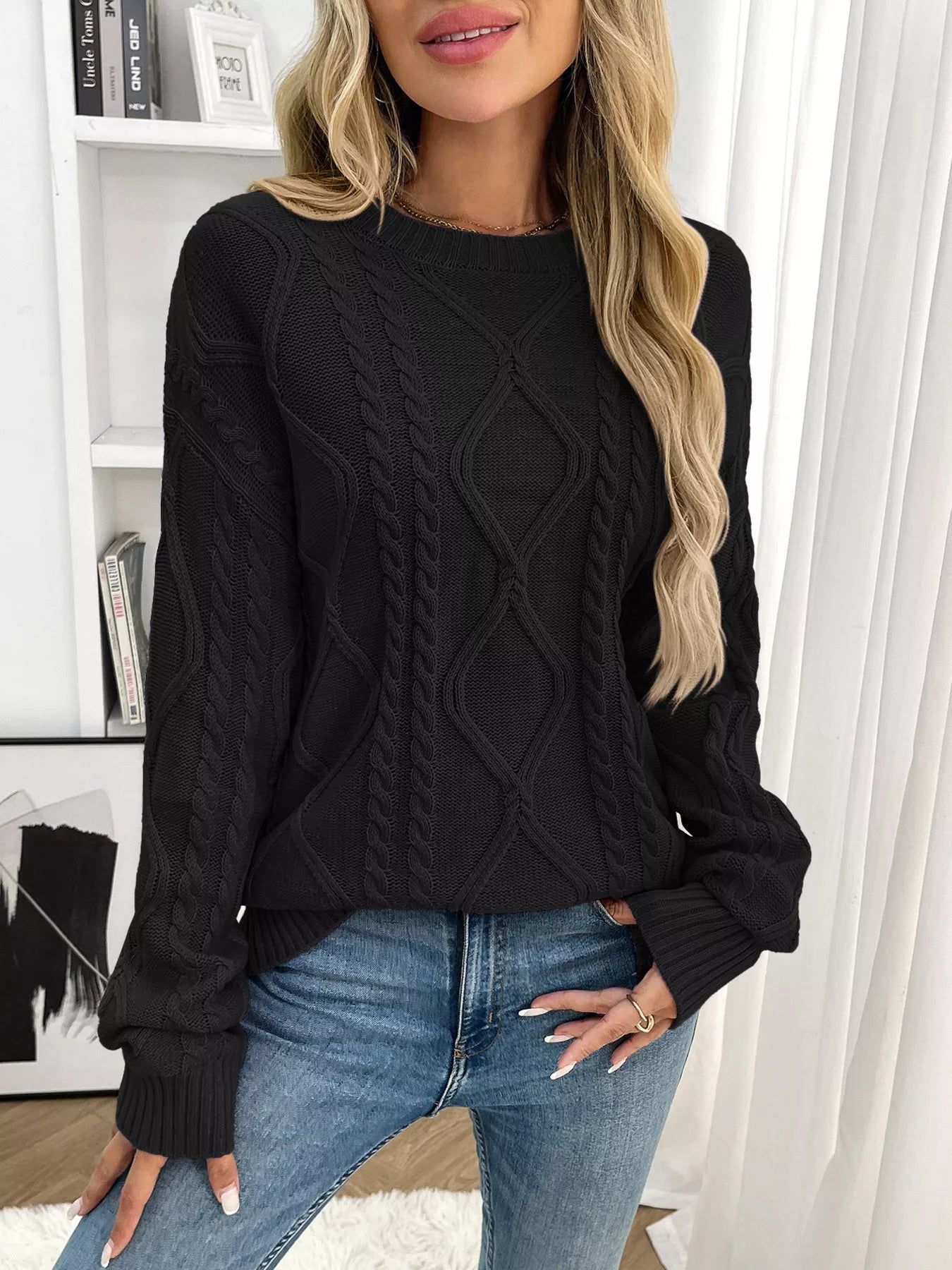 Weslynn - Warm Round-Neck Knitted Sweater with Cable Stitch
