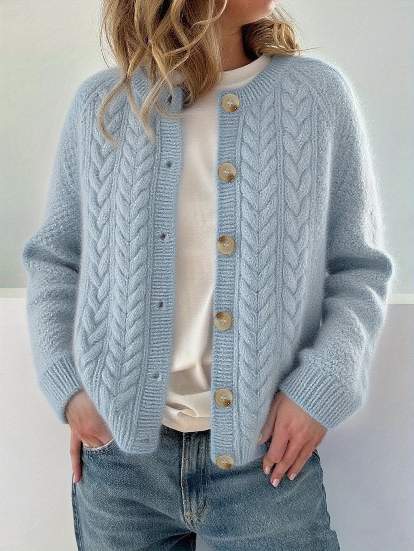 Marianne - Elegant Cable-Knit Cardigan