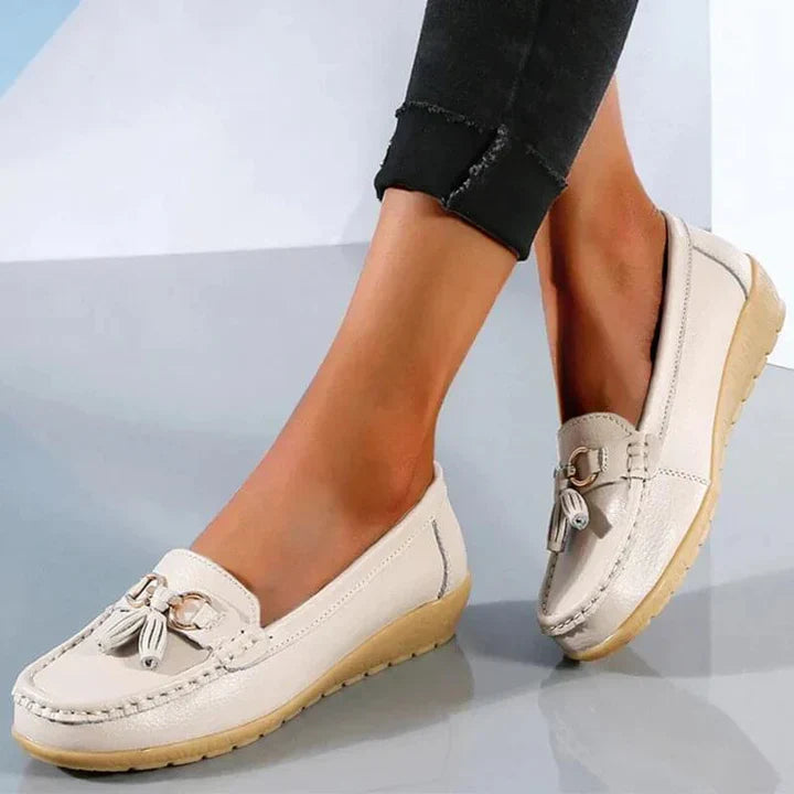 Niamh's Comfort | Elegant Leather Moccasins for Orthopaedic Support | Padded Insole, Flexible Design