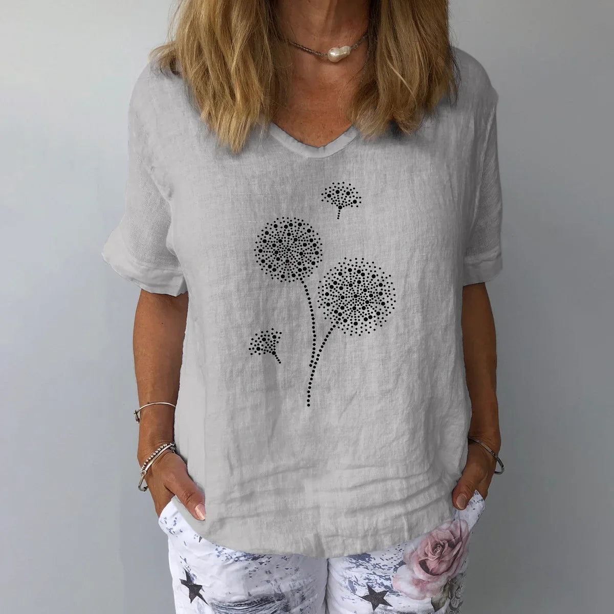 Wendolyn - Comfortable casual printed V-neck T-shirt