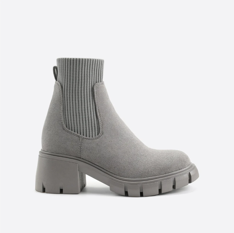 Áine | Chic Block Heel Martin Boots for a Modern British Look | Stylish, Comfortable, Durable