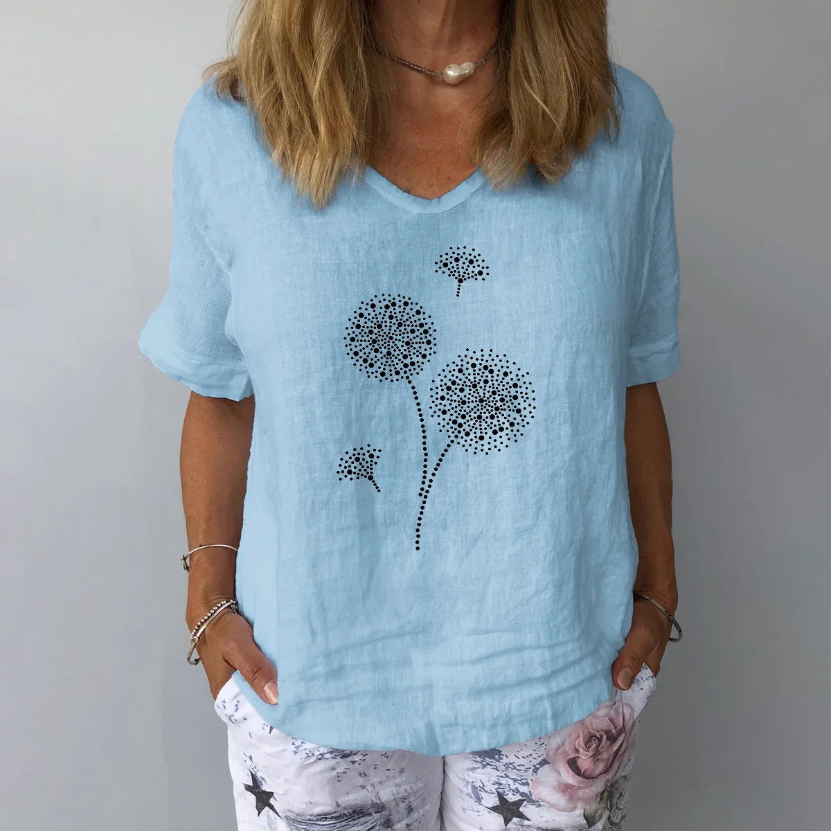 Wendolyn - Comfortable casual printed V-neck T-shirt