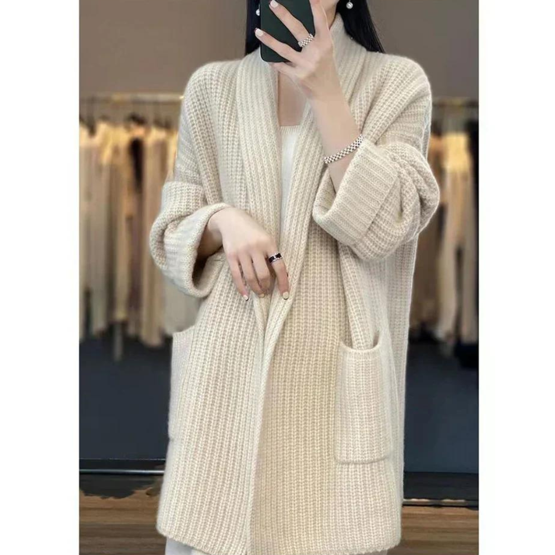 Maeve | Elegant Women's Knitted Cardigan | Luxurious, Versatile, Cosy Style