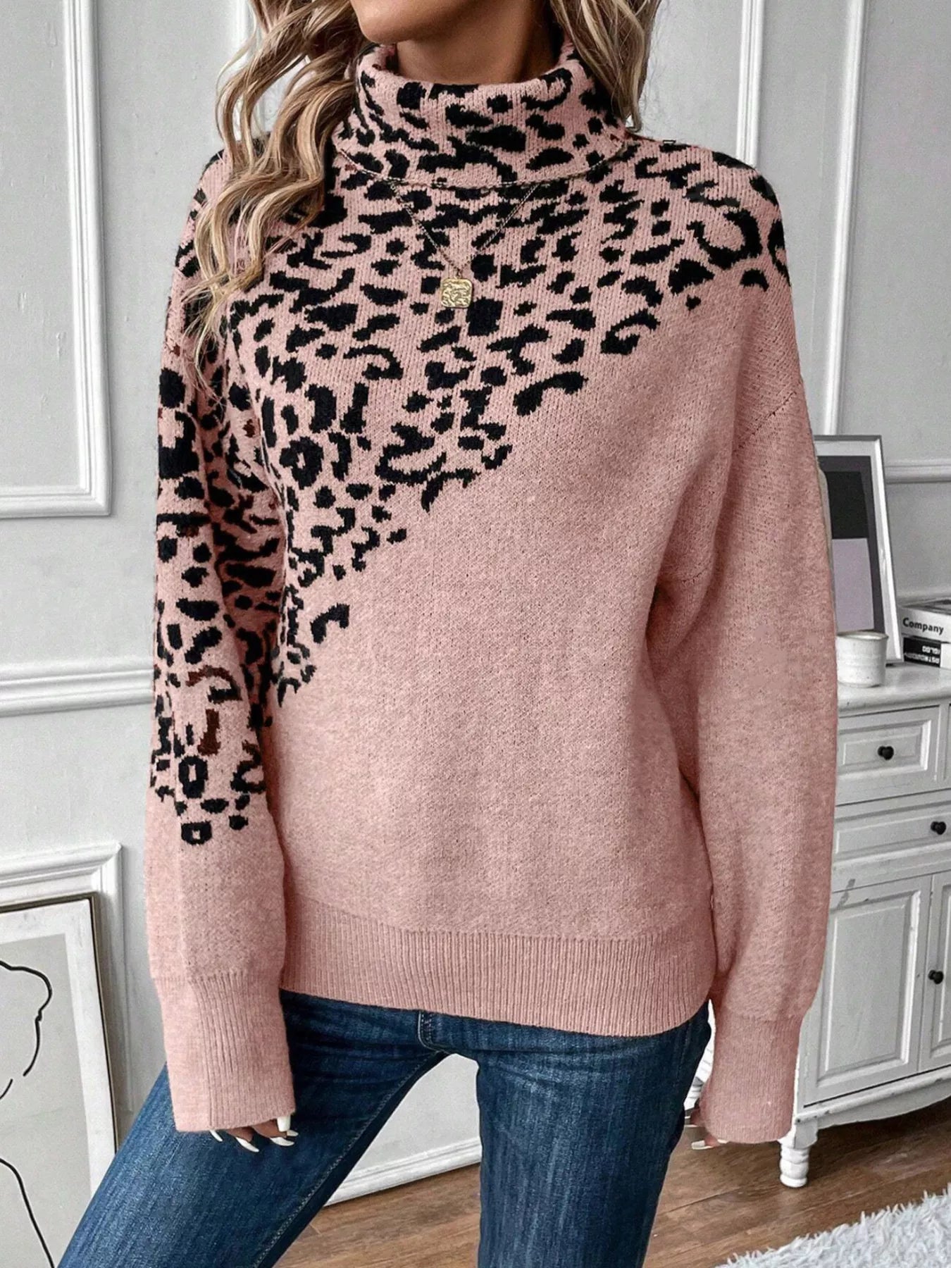 Vivianna - Cozy leopard turtleneck long sleeve sweater