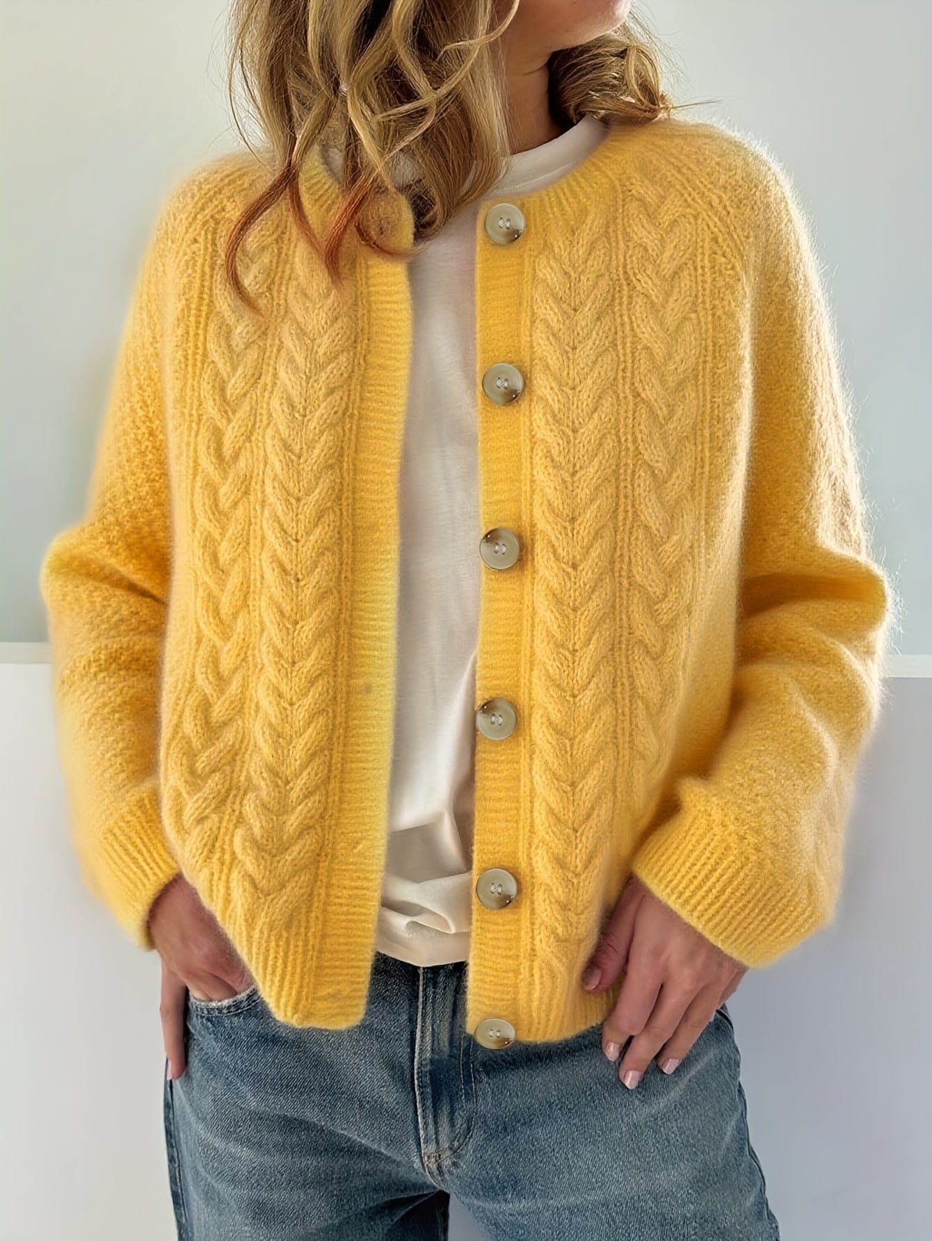 Marianne - Elegant Cable-Knit Cardigan