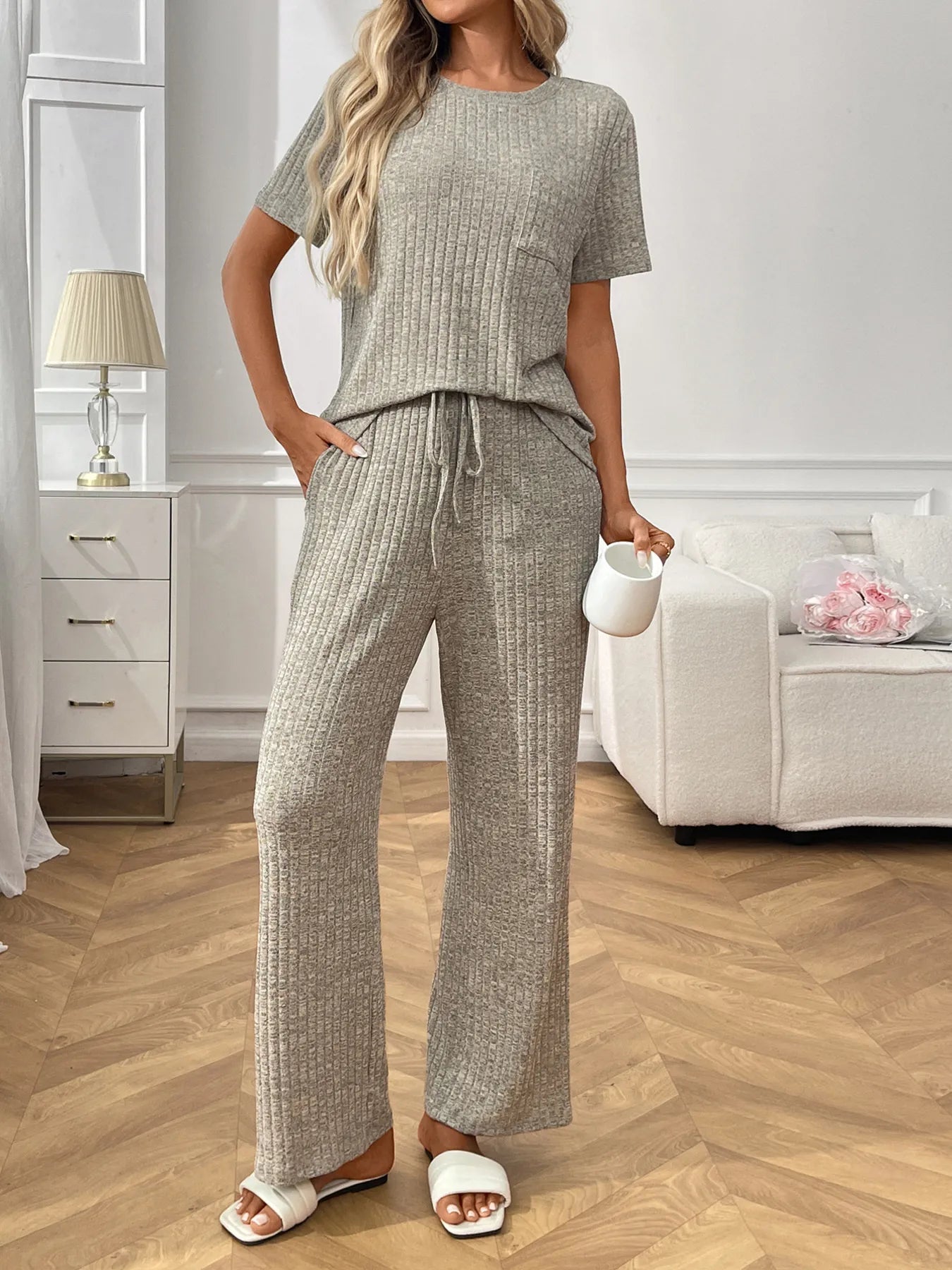 Helene - Elegant ribbed knit co-ord set with short-sleeve top and trousers