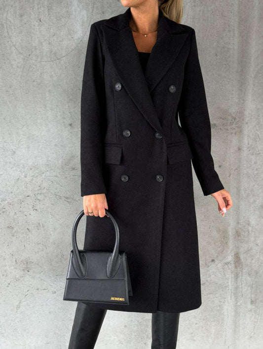 Casandra - Elegant and stylish buttoned trench coat