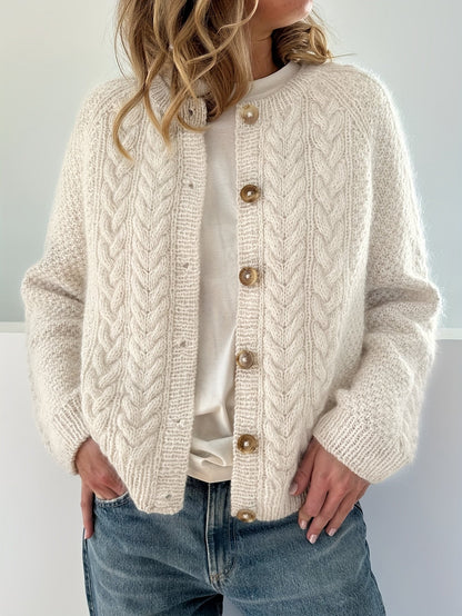 Marianne - Elegant Cable-Knit Cardigan